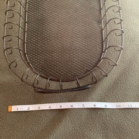 Bronze, distressed wire tray. Approximately 17” x 11 1/2” x 2 1/2” - Picture 4 of 9